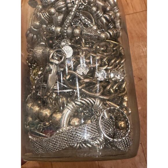 Mystery Jewelry Jar - Mixed Metals Silver Gold 55 Pieces - Picture 8 of 13